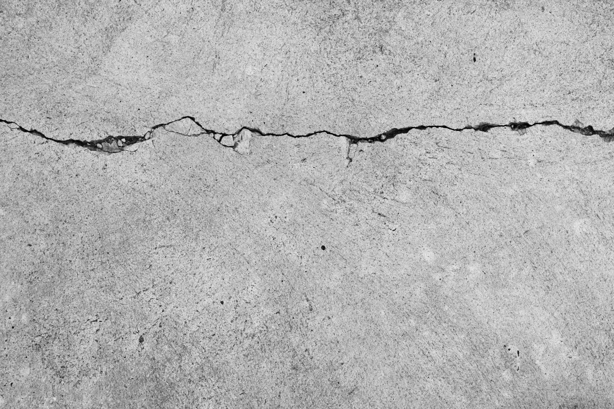 Глубина трещины. Трещины в бетоне. Текстура бетона с трещинами. Трещина в стене. Вмятины и трещины бетона текстура.